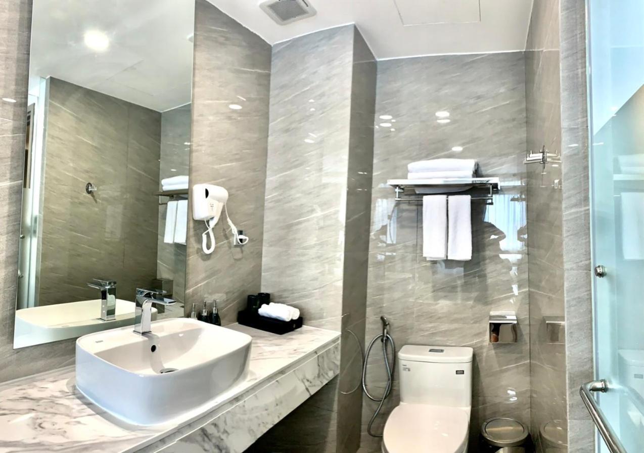 Mansion Park Hotel & Apartment Bien Hoa Room photo